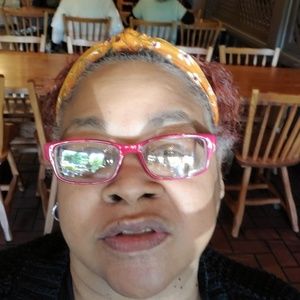 Meet your Posher, Roberta